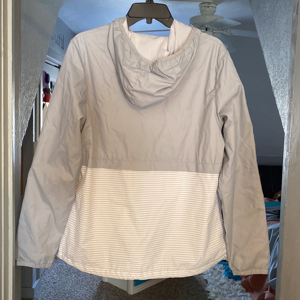 New Balance Windbreaker - Picture 4 of 4